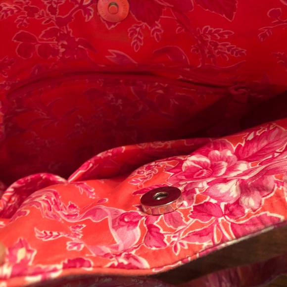 Vera Bradley Bag. Beautiful pink coral color. - Picture 2 of 5